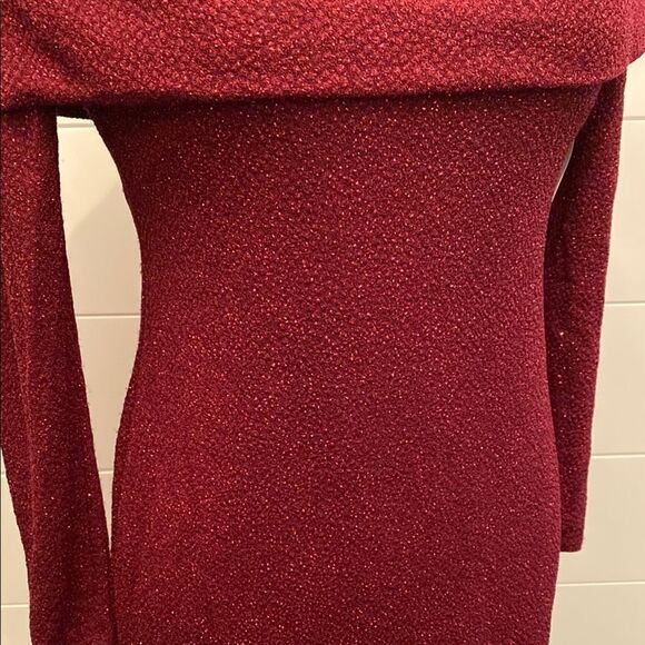 Premier Amour Asymmetrical Elegant Off-Shoulder Red Dress - Picture 4 of 8